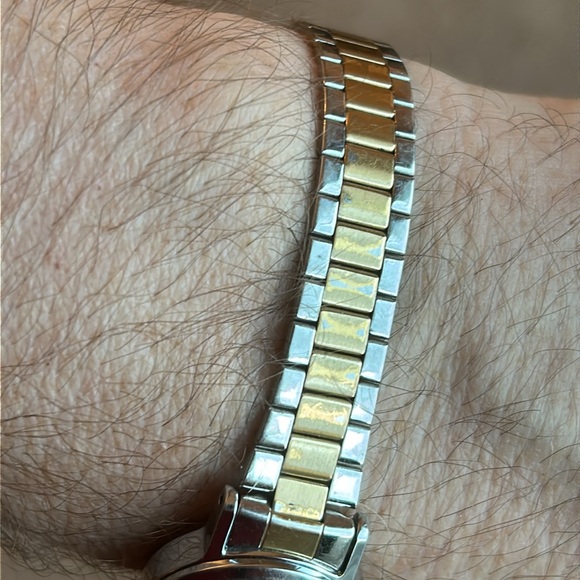 Ladies Lorus Watch - gold and silver toned - Picture 12 of 14